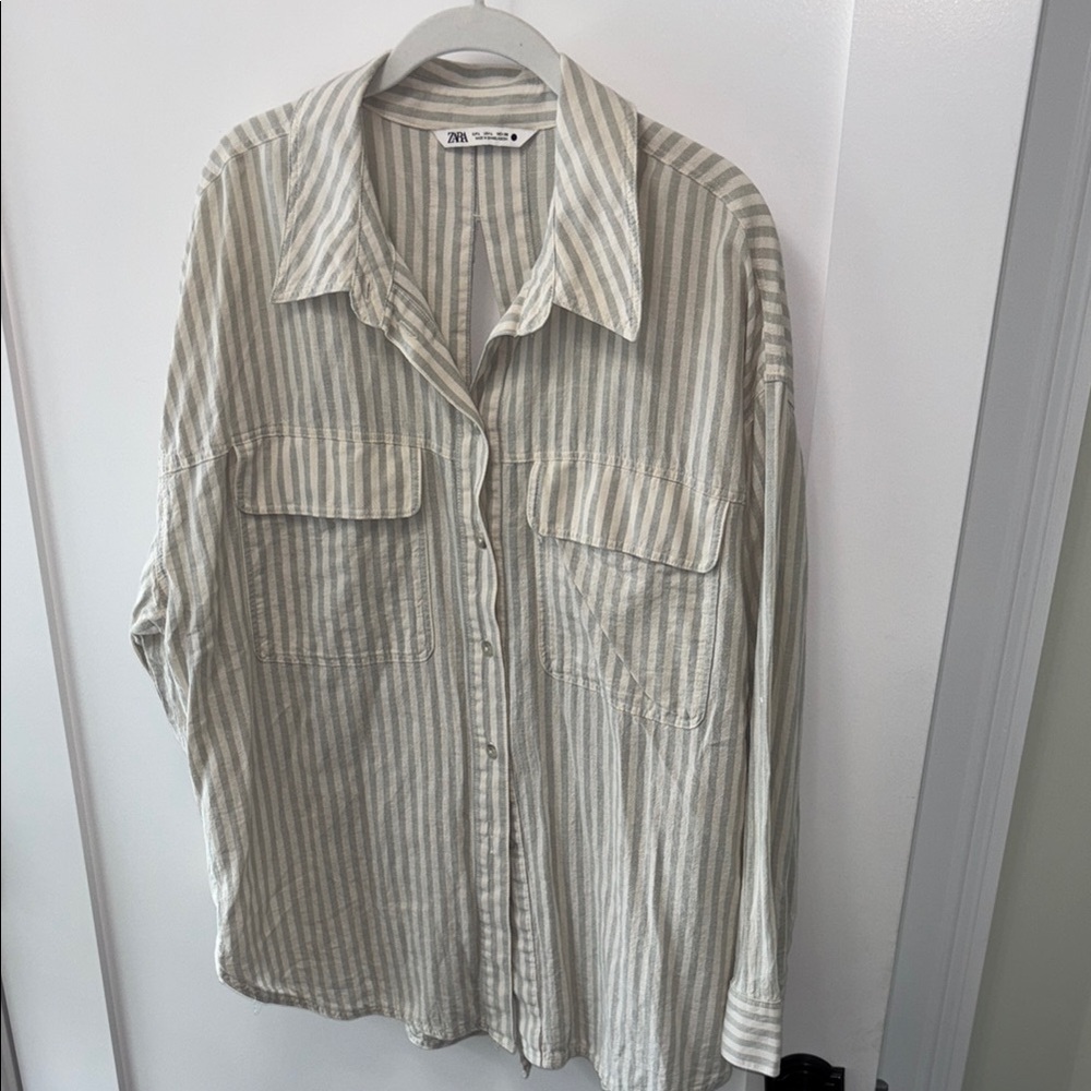 Zara Women’s Gray and White Striped Open Tie Button Down Shirt